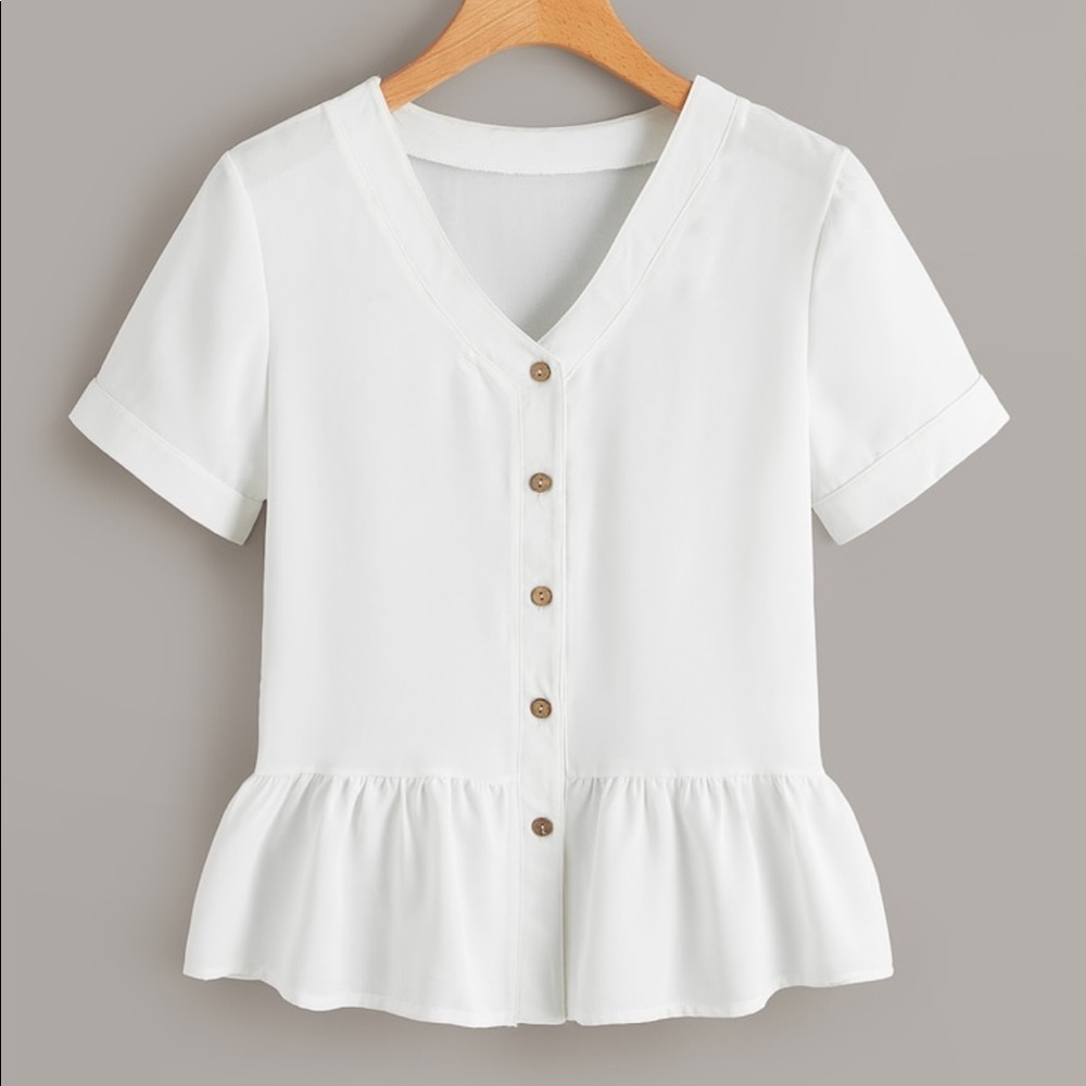 V-NECK BITTON FRONT RUFFLE HEM BLOUSE